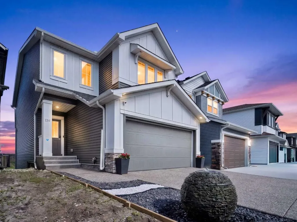 134 Hotchkiss Manor SE Calgary AB T3S 0J5