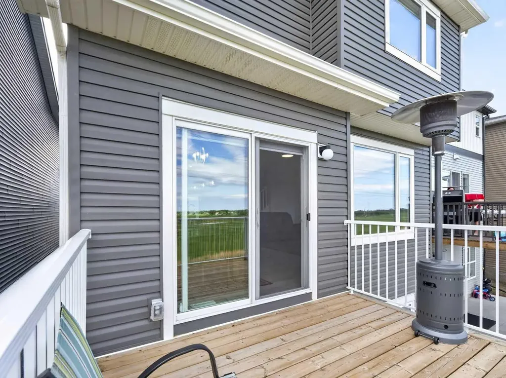 134 Hotchkiss Manor SE Calgary AB T3S 0J5