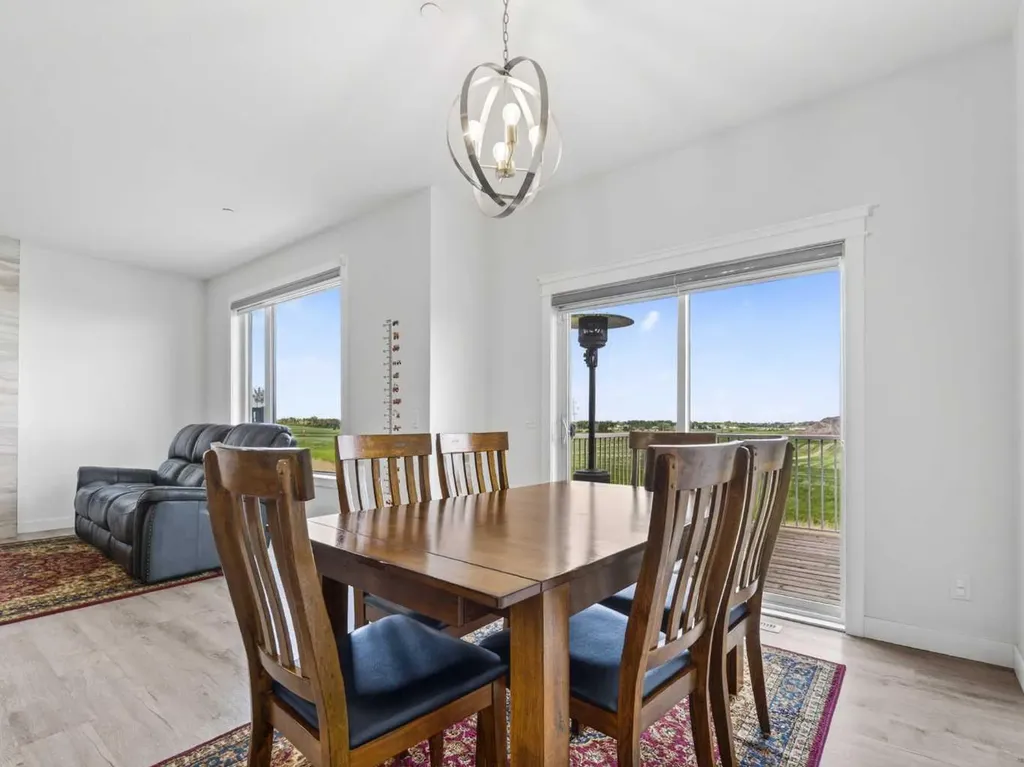 134 Hotchkiss Manor SE Calgary AB T3S 0J5