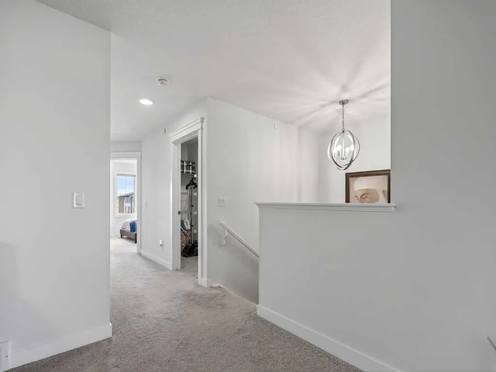 134 Hotchkiss Manor SE Calgary AB T3S 0J5