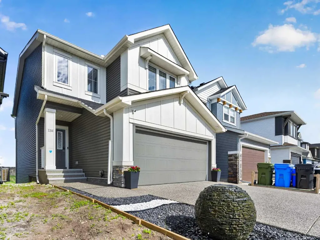 134 Hotchkiss Manor SE Calgary AB T3S 0J5