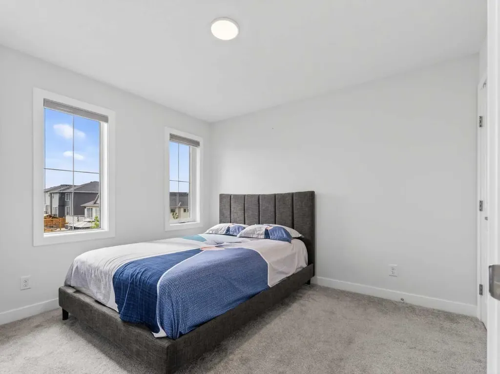 134 Hotchkiss Manor SE Calgary AB T3S 0J5