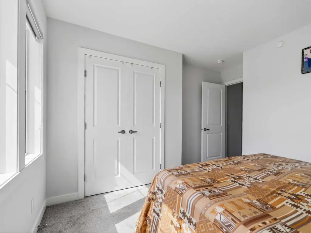 134 Hotchkiss Manor SE Calgary AB T3S 0J5