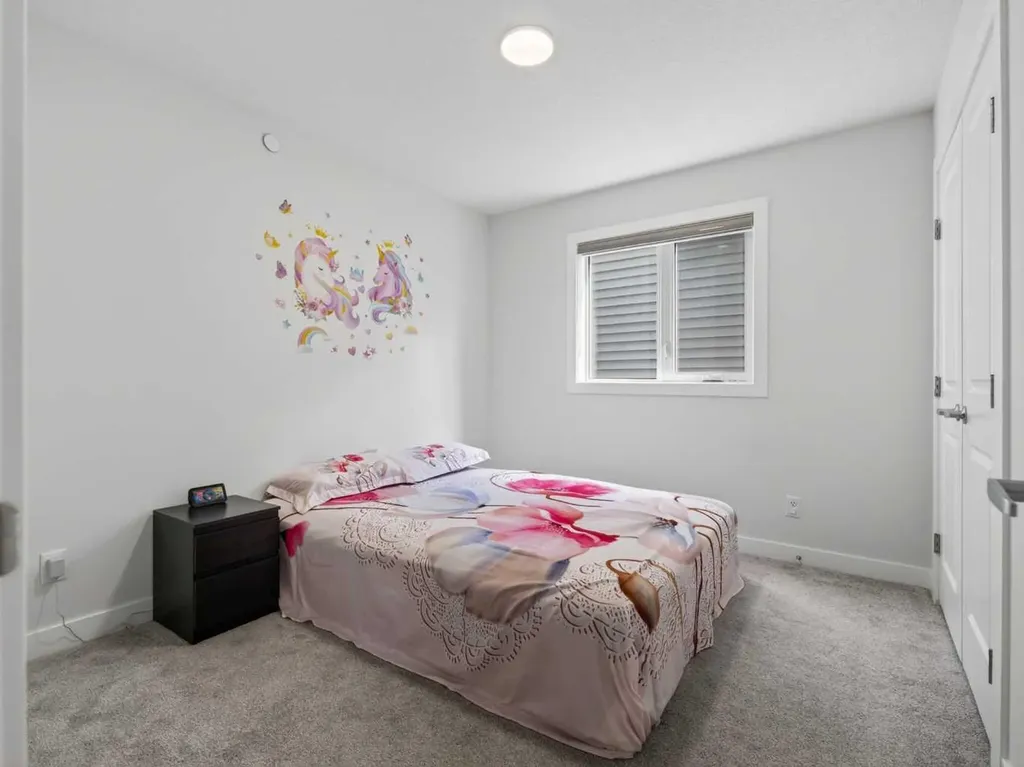 134 Hotchkiss Manor SE Calgary AB T3S 0J5