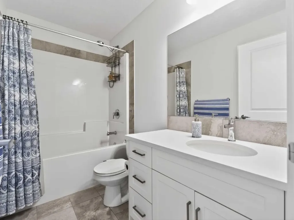 134 Hotchkiss Manor SE Calgary AB T3S 0J5
