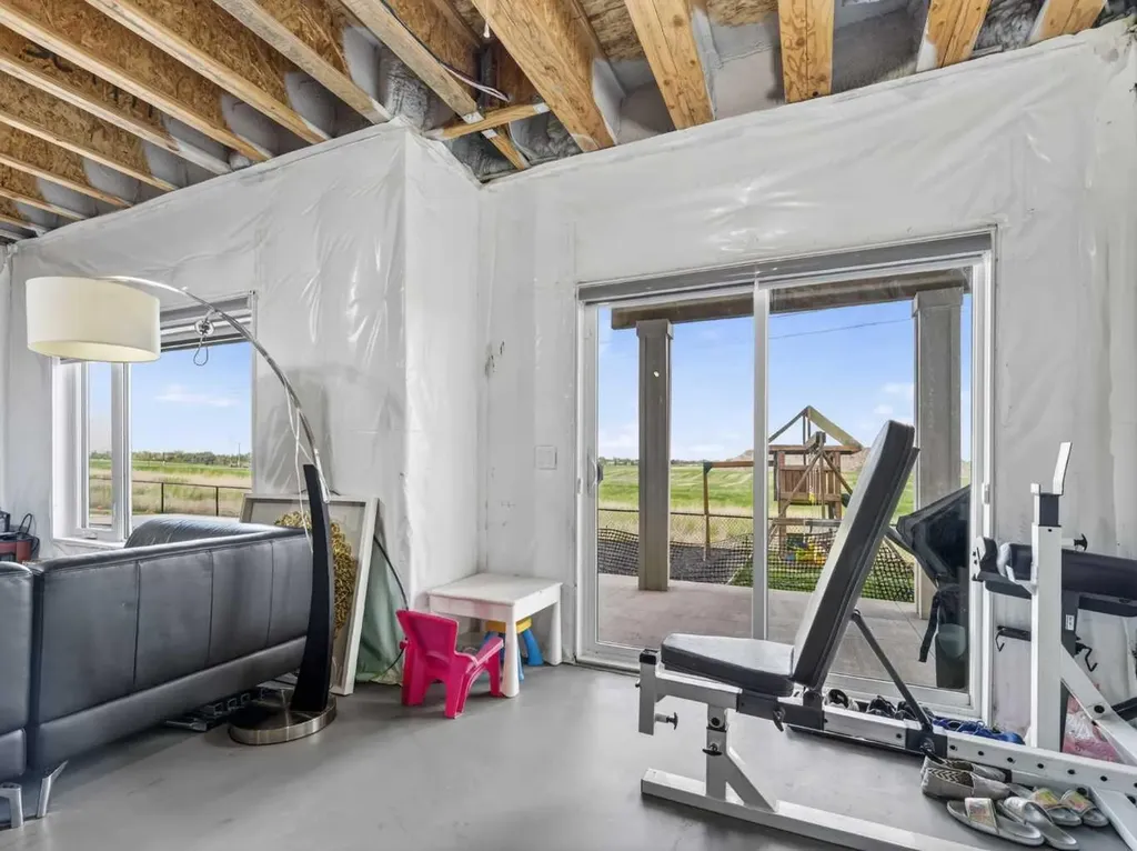 134 Hotchkiss Manor SE Calgary AB T3S 0J5