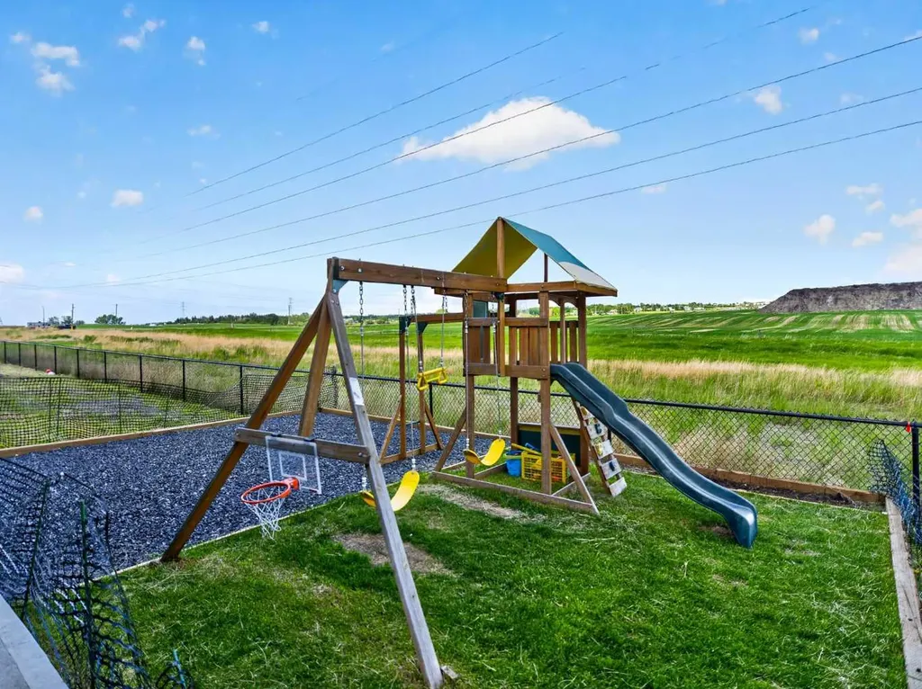 134 Hotchkiss Manor SE Calgary AB T3S 0J5
