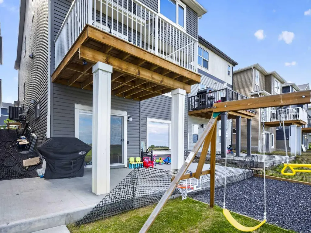 134 Hotchkiss Manor SE Calgary AB T3S 0J5