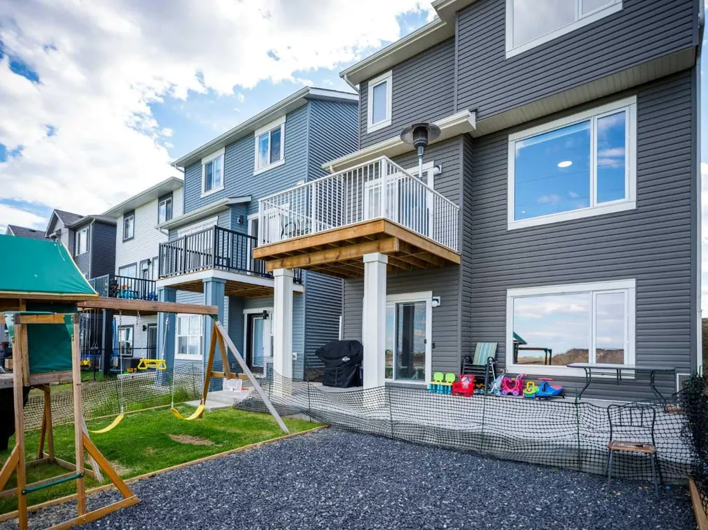 134 Hotchkiss Manor SE Calgary AB T3S 0J5