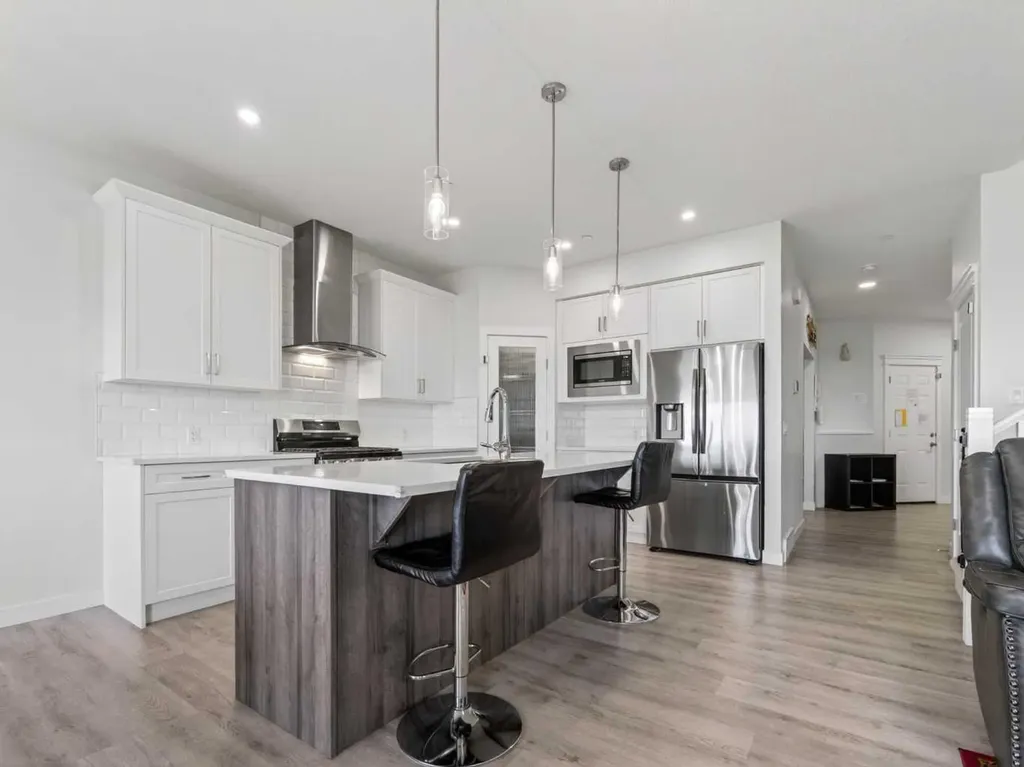 134 Hotchkiss Manor SE Calgary AB T3S 0J5