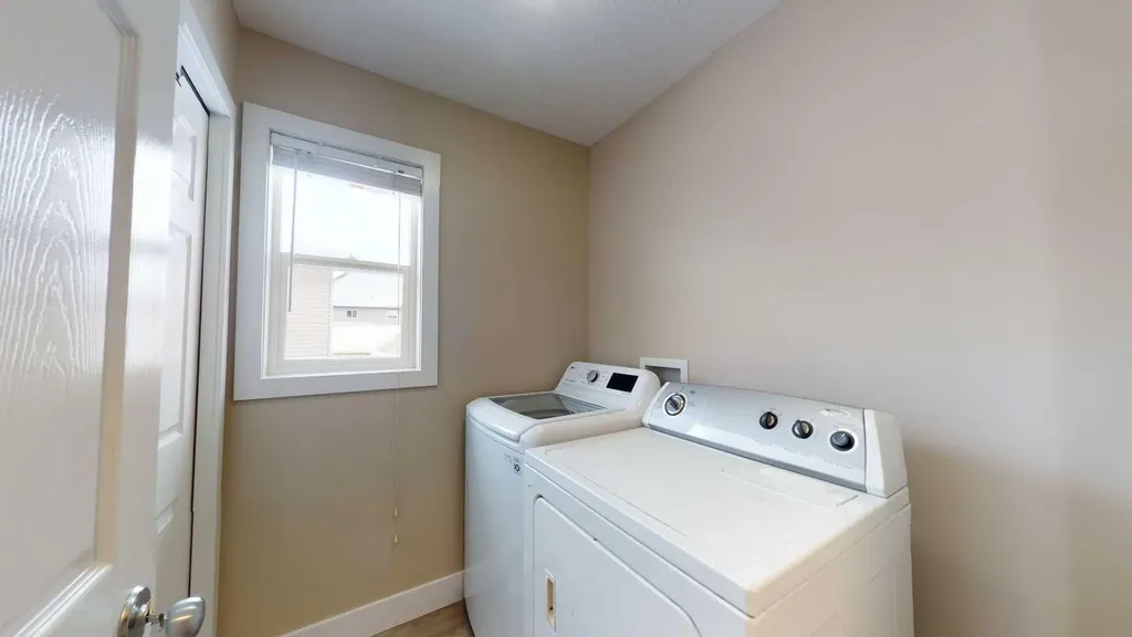 8876 75 Avenue Grande Prairie AB T8X 0H8