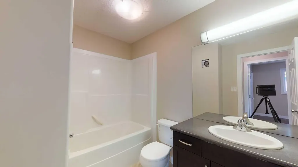 8876 75 Avenue Grande Prairie AB T8X 0H8