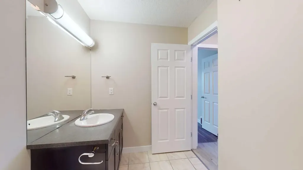8876 75 Avenue Grande Prairie AB T8X 0H8