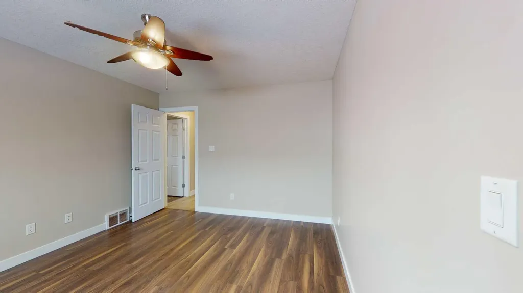 8876 75 Avenue Grande Prairie AB T8X 0H8