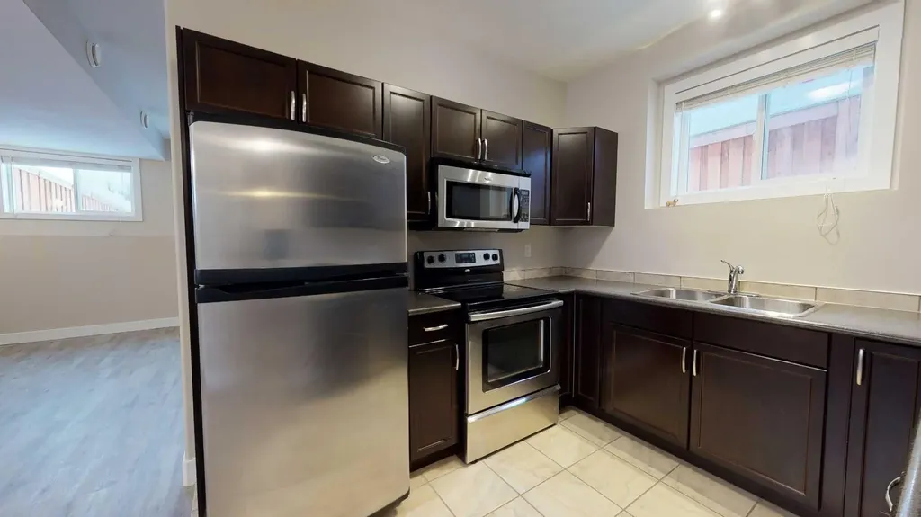 8876 75 Avenue Grande Prairie AB T8X 0H8