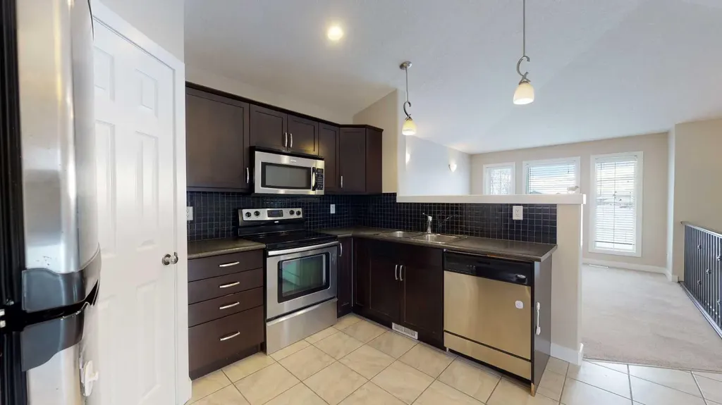 8876 75 Avenue Grande Prairie AB T8X 0H8
