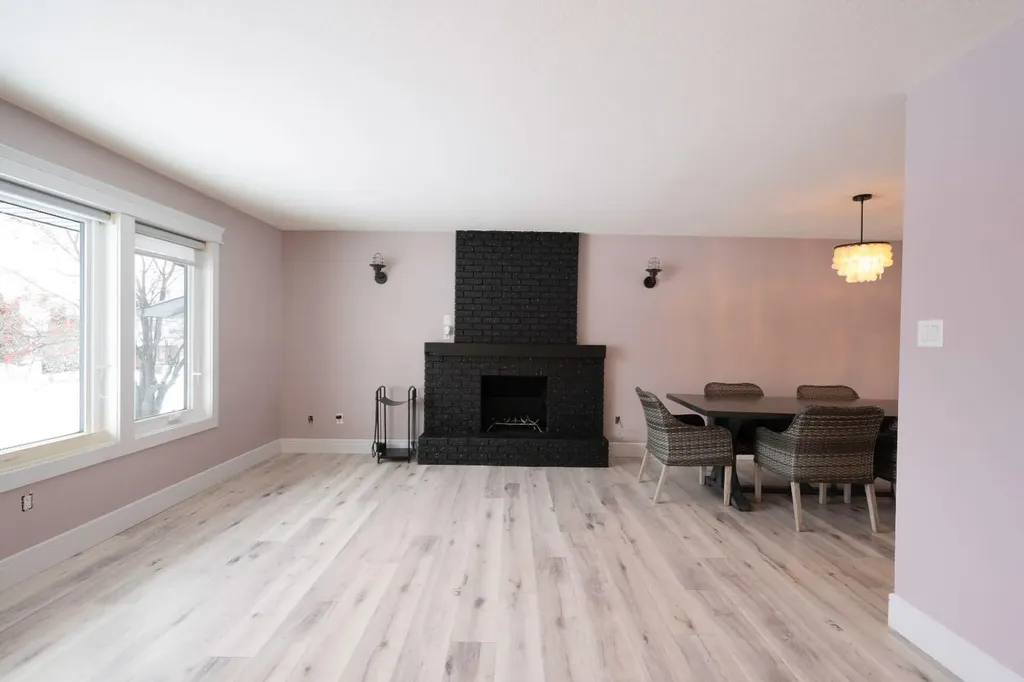 113 Dundas Road Fort Mcmurray AB T9K1B8