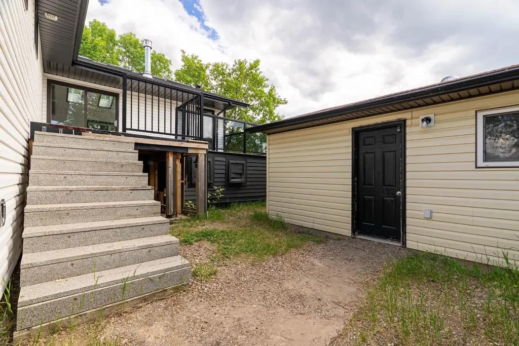 113 Dundas Road Fort Mcmurray AB T9K1B8