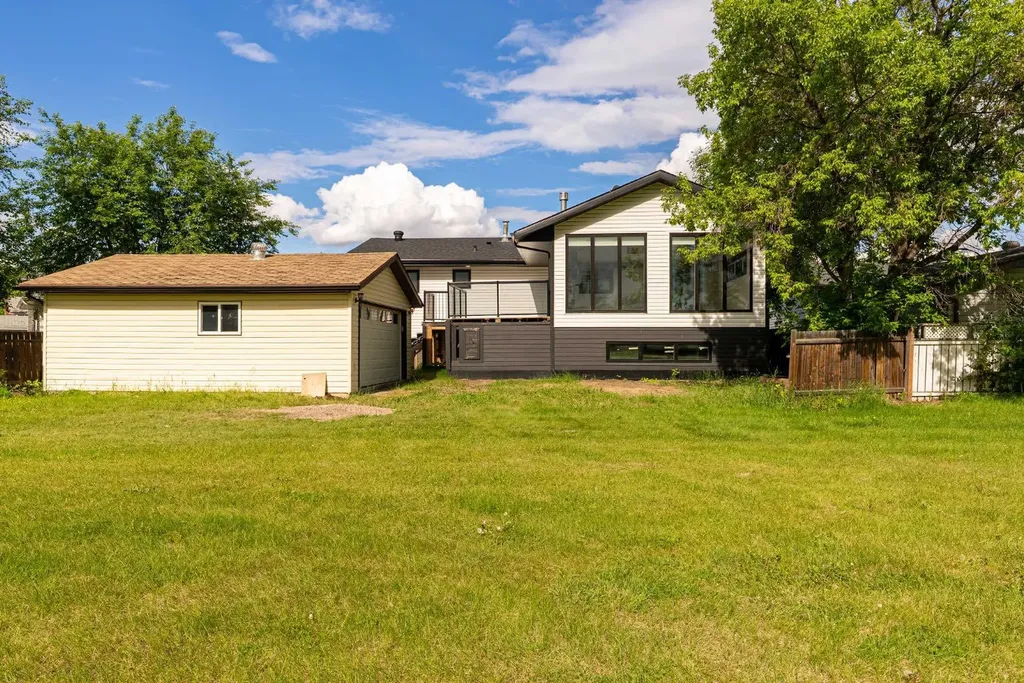 113 Dundas Road Fort Mcmurray AB T9K1B8