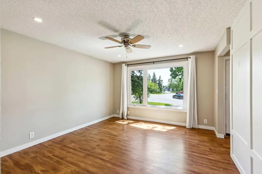 727 Ranchview Circle NW Calgary AB T3G1A9