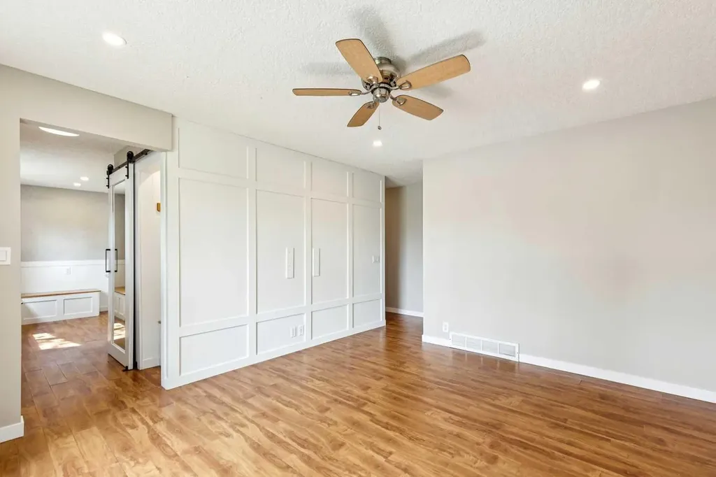 727 Ranchview Circle NW Calgary AB T3G1A9