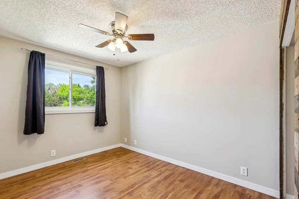 727 Ranchview Circle NW Calgary AB T3G1A9