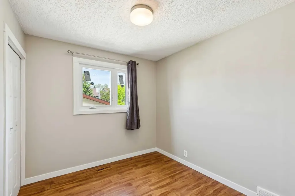 727 Ranchview Circle NW Calgary AB T3G1A9