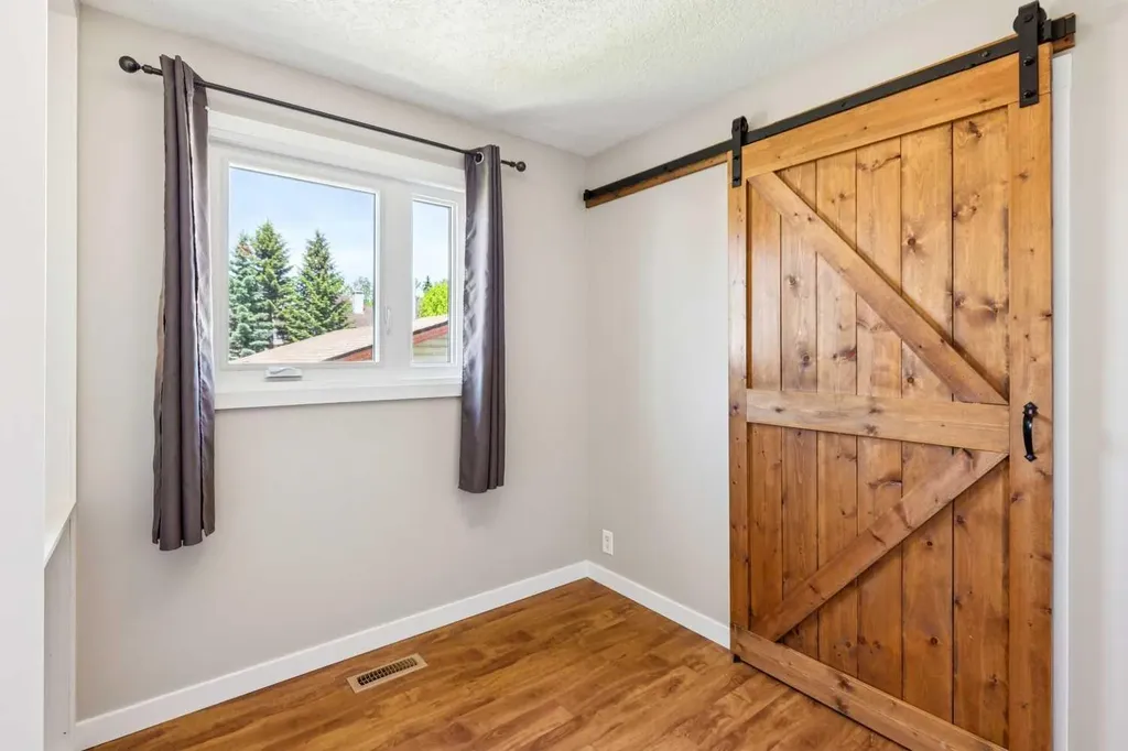727 Ranchview Circle NW Calgary AB T3G1A9