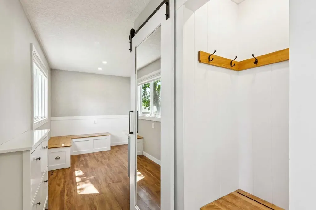 727 Ranchview Circle NW Calgary AB T3G1A9