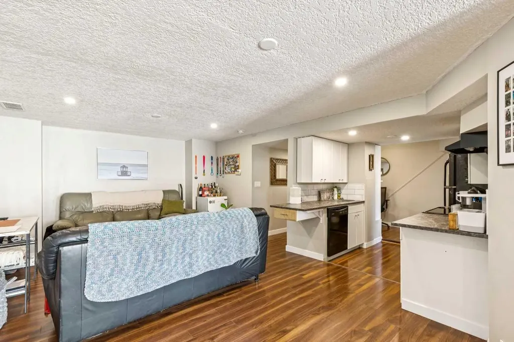 727 Ranchview Circle NW Calgary AB T3G1A9