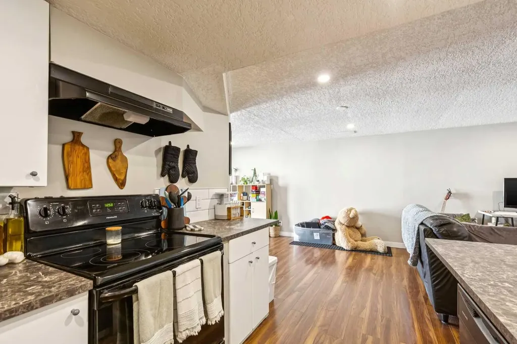 727 Ranchview Circle NW Calgary AB T3G1A9