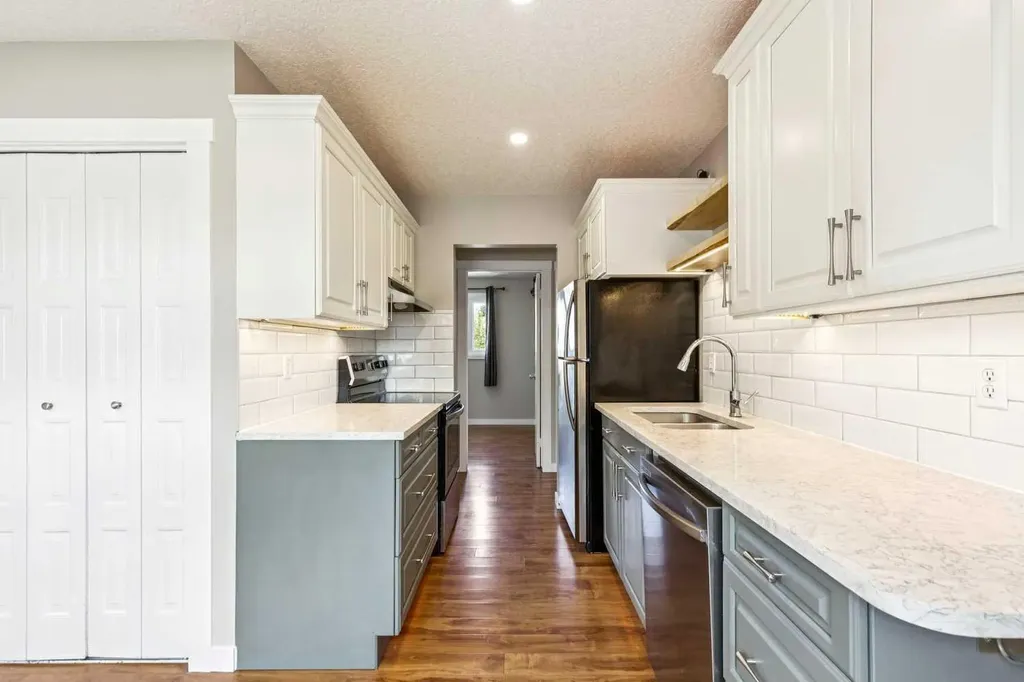 727 Ranchview Circle NW Calgary AB T3G1A9