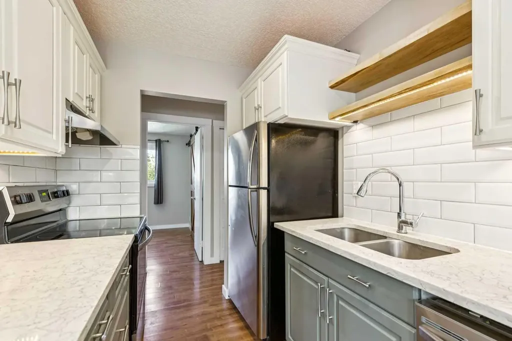 727 Ranchview Circle NW Calgary AB T3G1A9