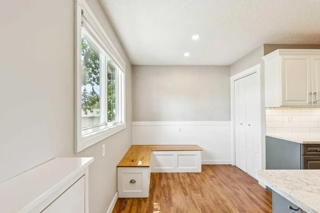 727 Ranchview Circle NW Calgary AB T3G1A9
