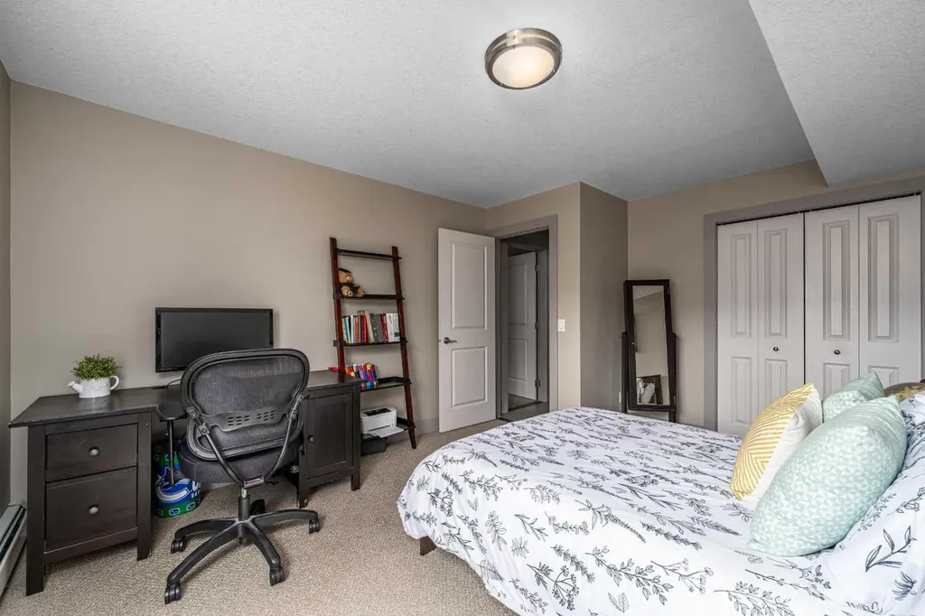 1422 Centre A Street NE Calgary AB T2E 2Z9