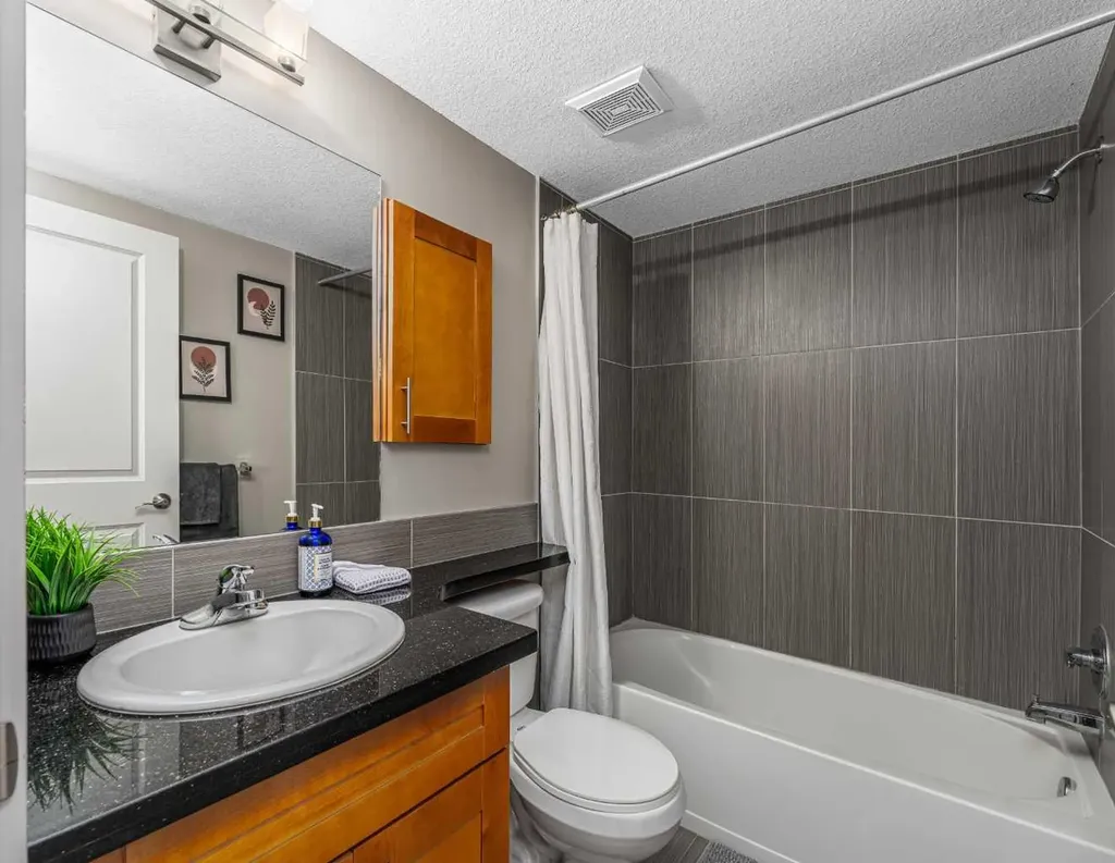 1422 Centre A Street NE Calgary AB T2E 2Z9