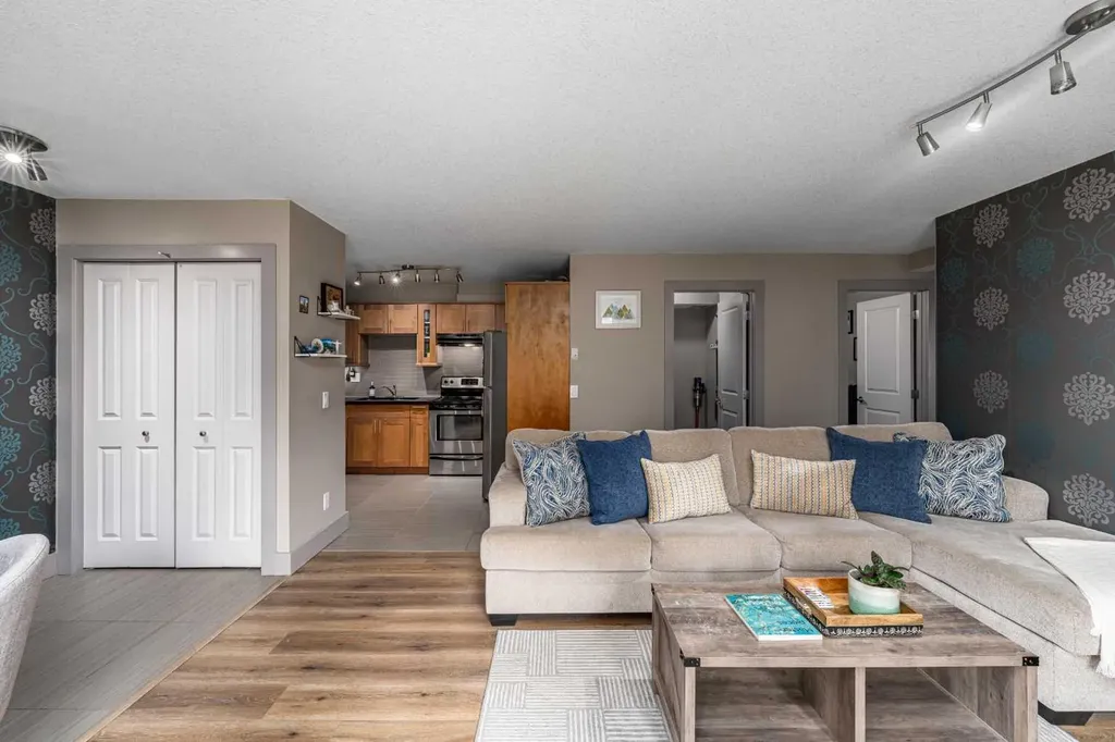 1422 Centre A Street NE Calgary AB T2E 2Z9