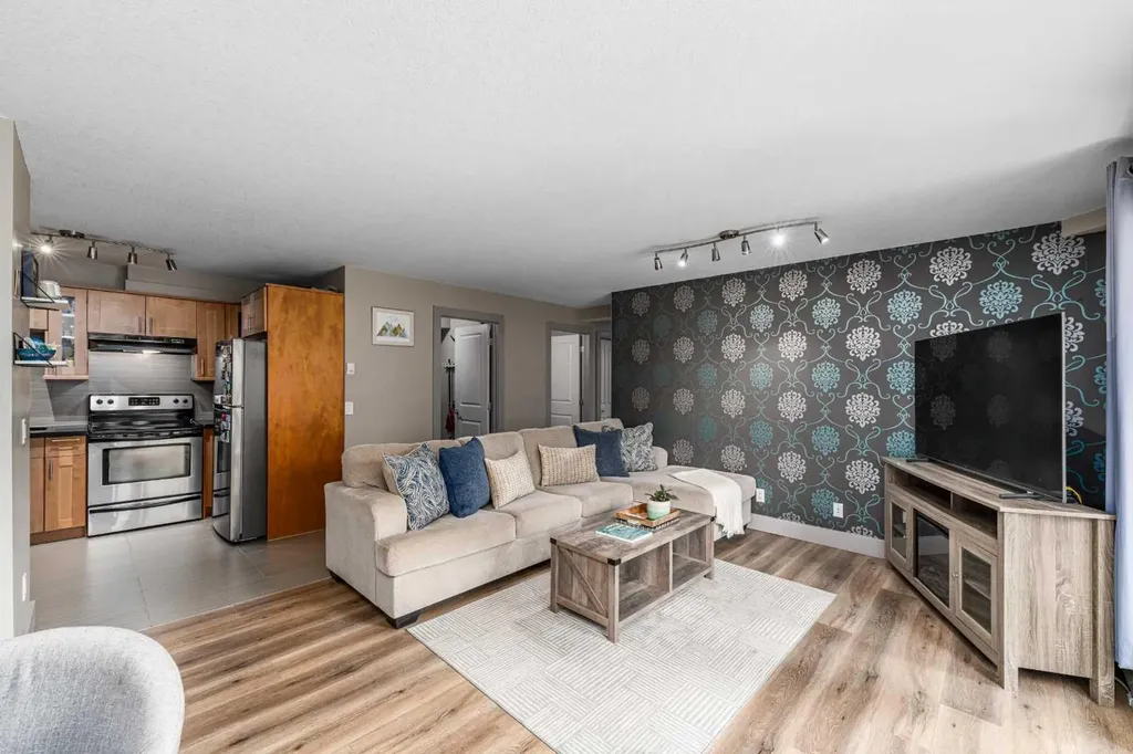1422 Centre A Street NE Calgary AB T2E 2Z9