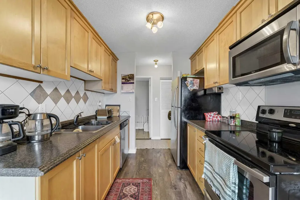 512 Mccutcheon Drive NW Medicine Hat AB T1A6X7