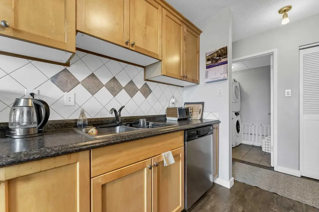 512 Mccutcheon Drive NW Medicine Hat AB T1A6X7