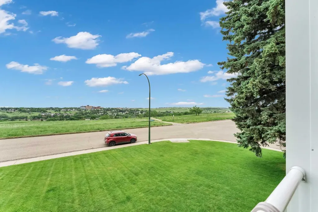 512 Mccutcheon Drive NW Medicine Hat AB T1A6X7