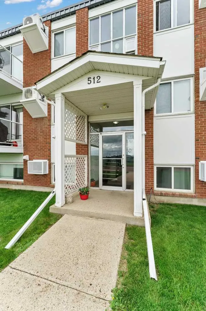 512 Mccutcheon Drive NW Medicine Hat AB T1A6X7