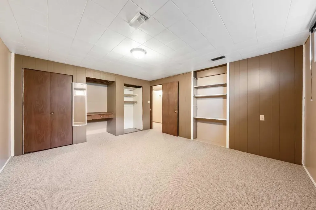 1811 Canberra Road NW Calgary AB T2L 0S3