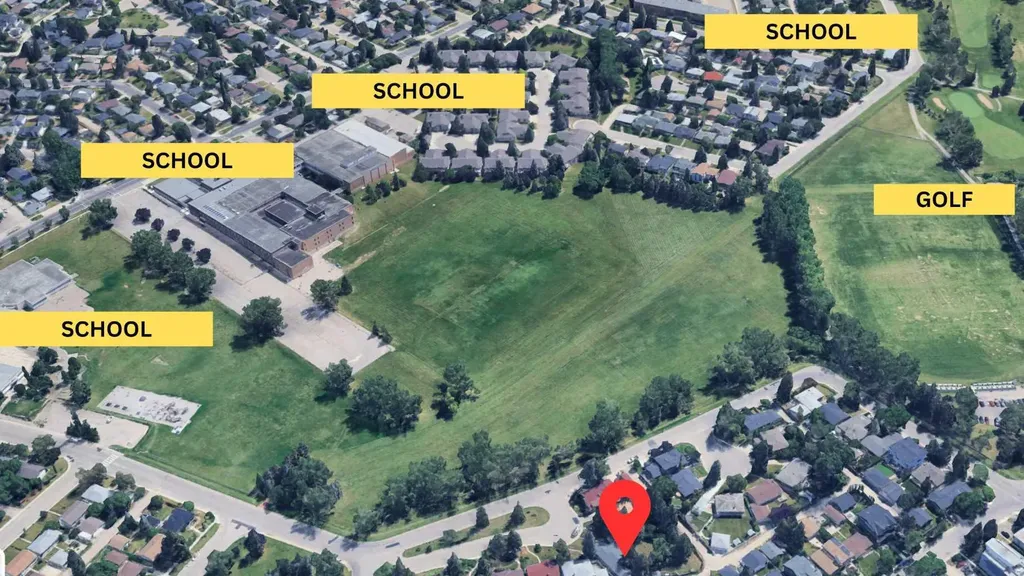 1811 Canberra Road NW Calgary AB T2L 0S3