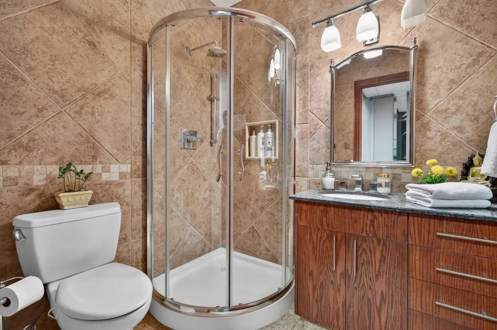 13111 156 Street NW Edmonton AB T5V 1R9
