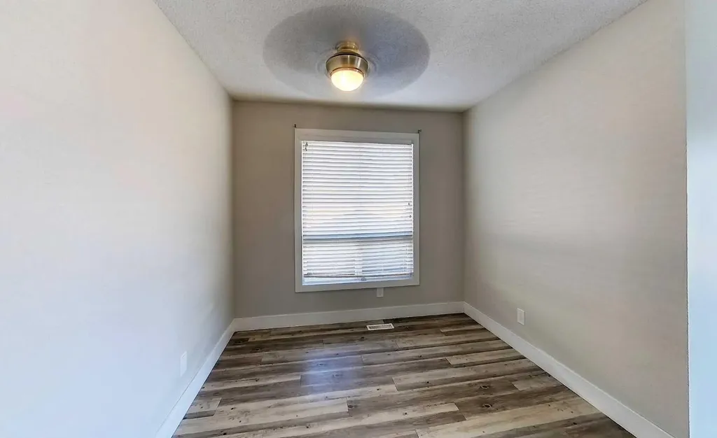 5737 9 Avenue Edson AB T7E 1J4