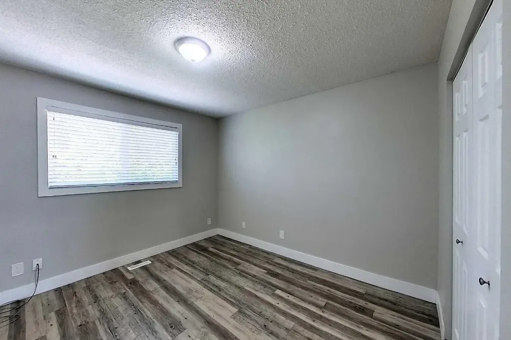 5737 9 Avenue Edson AB T7E 1J4