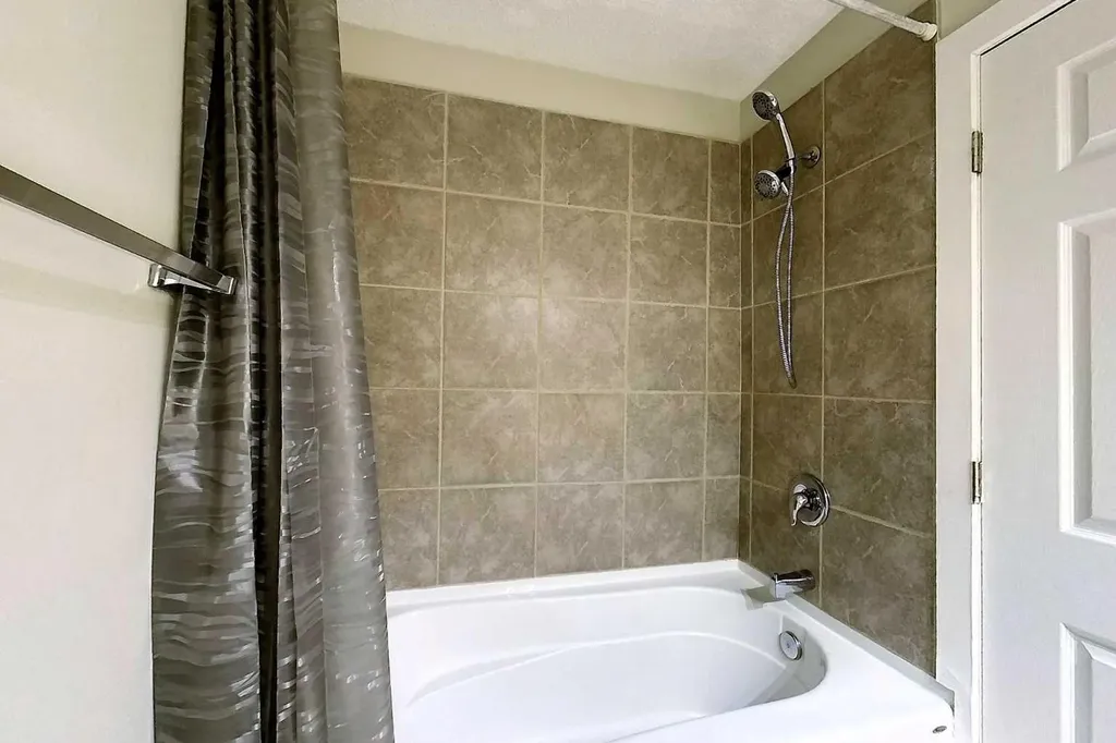 5737 9 Avenue Edson AB T7E 1J4