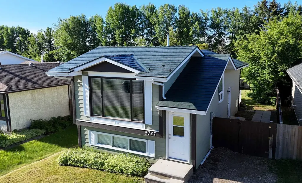 5737 9 Avenue Edson AB T7E 1J4