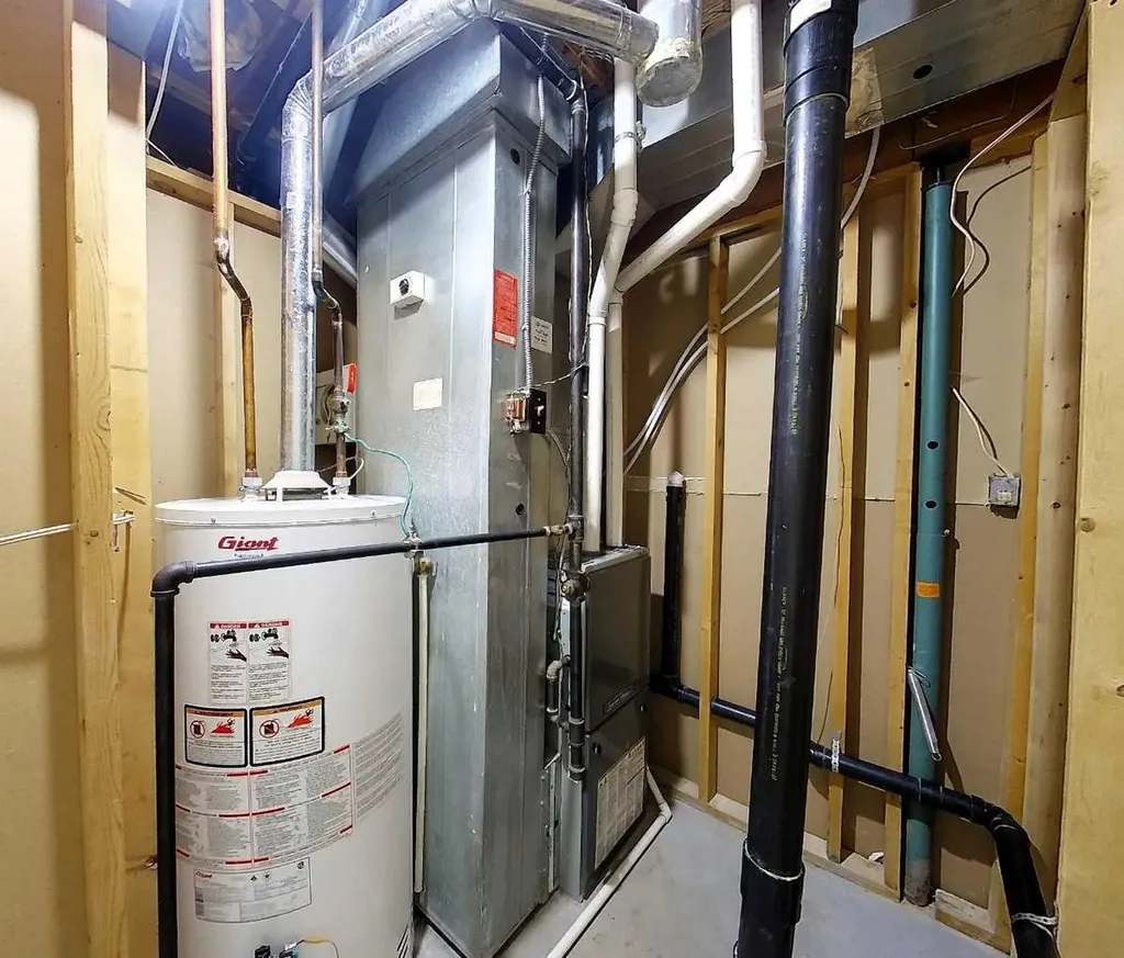 5737 9 Avenue Edson AB T7E 1J4